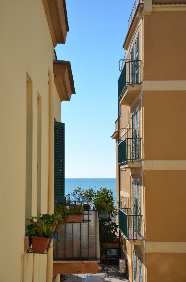 Holidayhouse Ostia - Maestrale Exterior foto